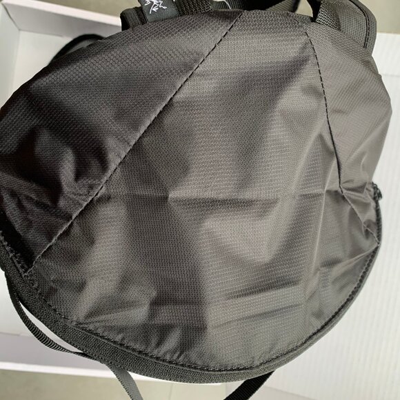 Arc'teryx Heliad 15 Backpack - Black - Picture 6 of 13